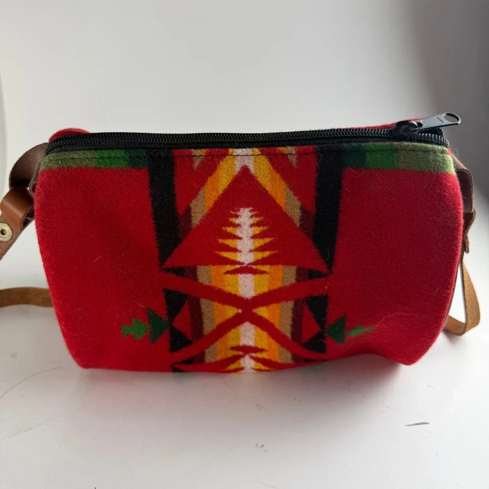 Pendleton Wool & Leather Red Geometric Native Zip Crossbody Bag YKK